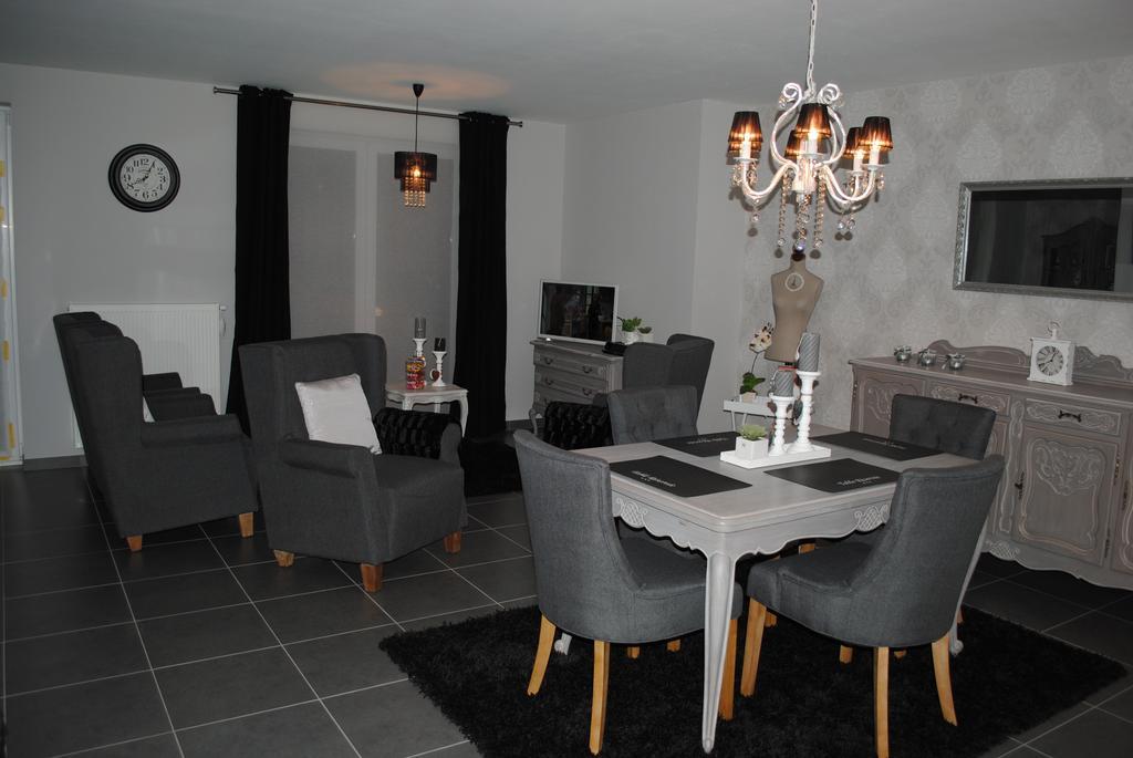 Interbellum Apartment Ieper Ruang foto